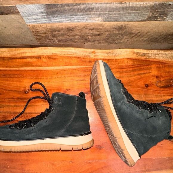 UGG Lakesider Heritage Mid Black Lace Up Boot Women’s size 10 EUC - Picture 3 of 8